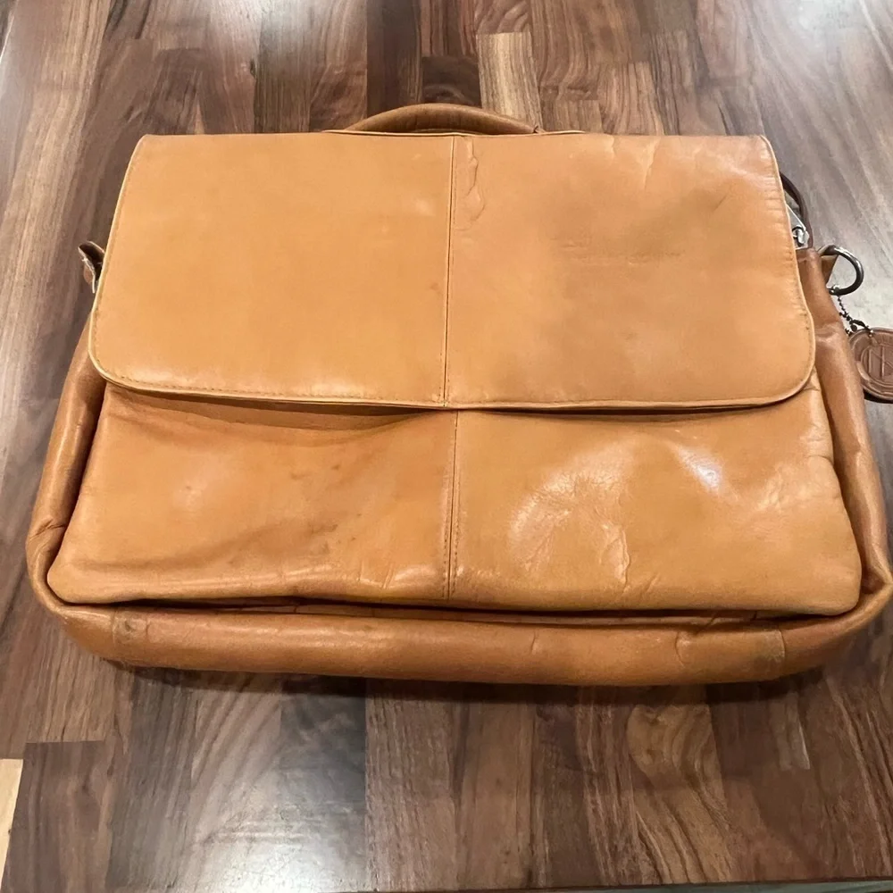 Andrew Phillips Vaqueta Napa laptop bag in used condition